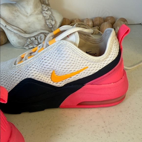 Nike Air Max Motion 2 Womens Athletic Running Shoes White Pink Yellow Blue Sz 6 - Picture 9 of 14